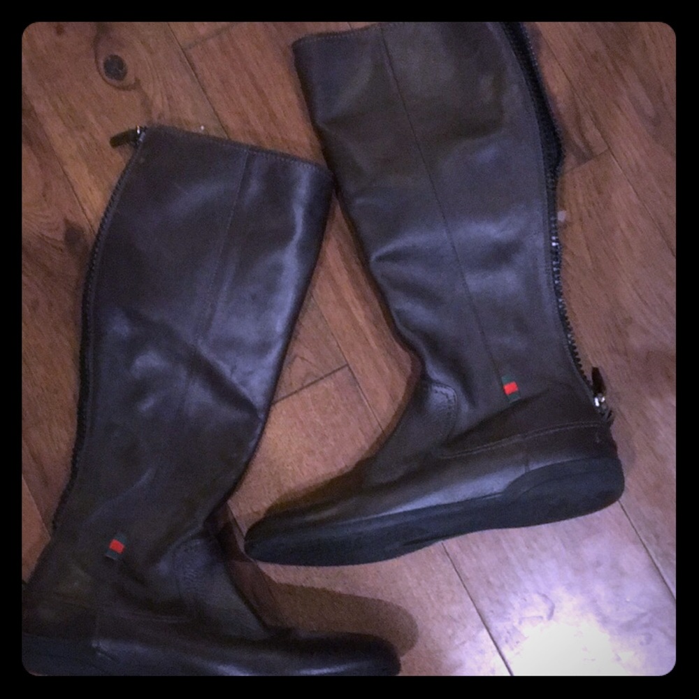 Authentic  brown Gucci boots.